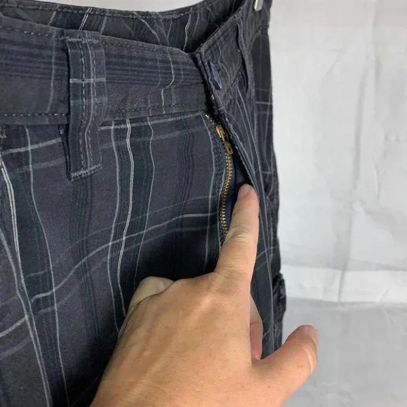 7 for $25 sale 🌟 Wrangler Men's Gray Black 100% Cotton Plaid Cargo Shorts 32 - Picture 9 of 10